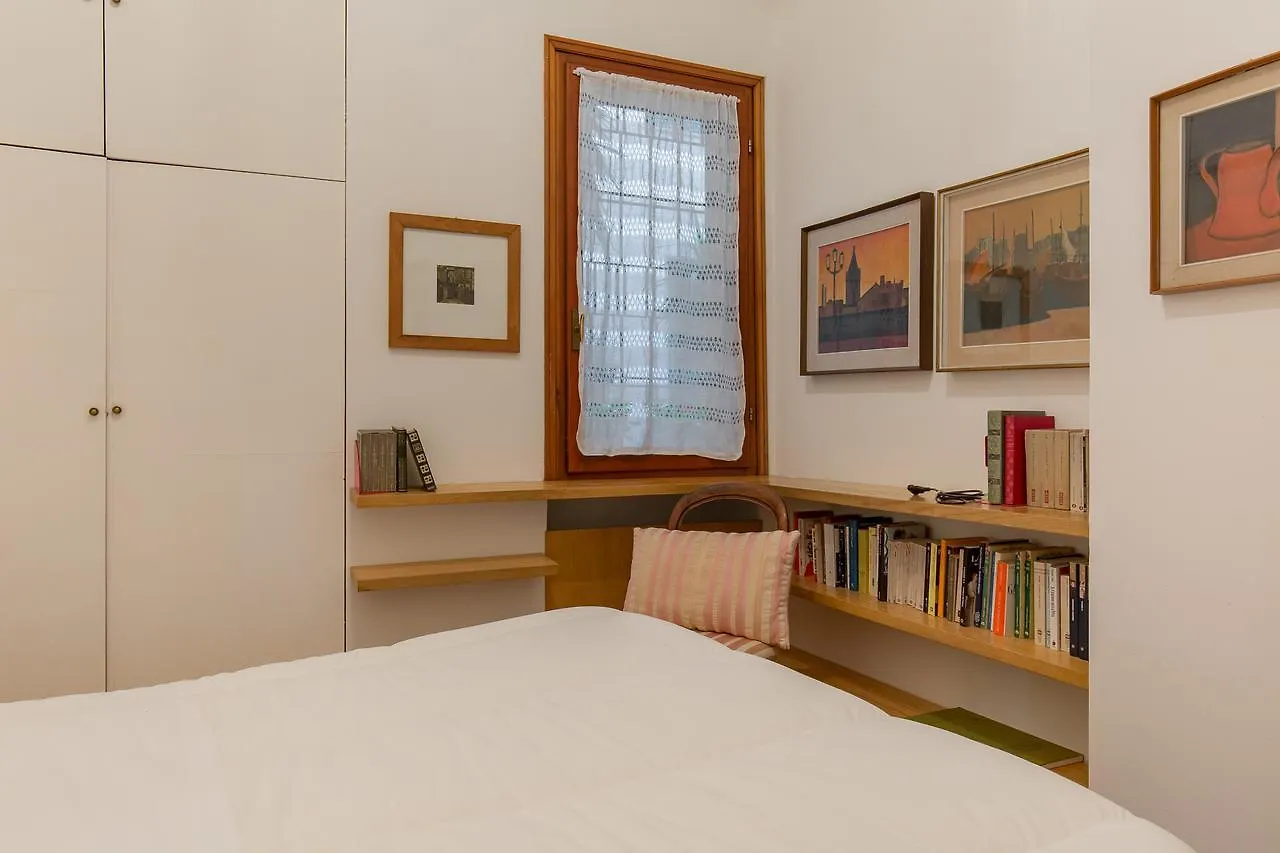 Apartmán Palazzo Fratta Verona 0*,